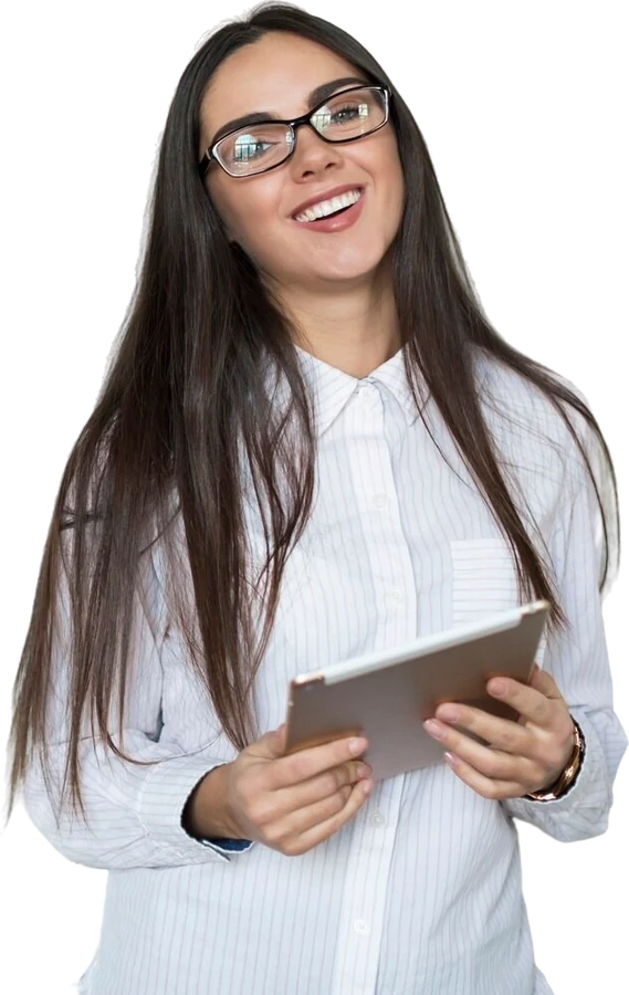Estudiante consultando su registro en una tableta